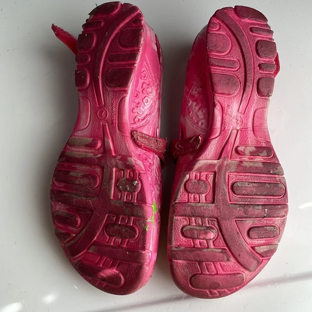 pink water shoes slip on ballet flats glitter straps girls size 2